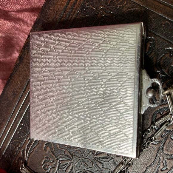 Vintage Art Deco Square Makeup Mirror Compact Powder Box with Wrist Chain - Picture 4 of 5